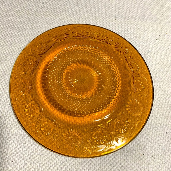 Description
Antique Daisy Pattern dinner plate. Depression Glass, - Picture 3 of 5